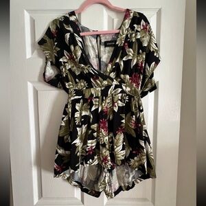 MINKPINK Women’s Panama Tropical Floral Romper Playsuit Vacay Size Medium